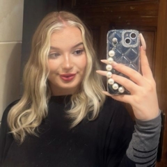 blondeCharlotte